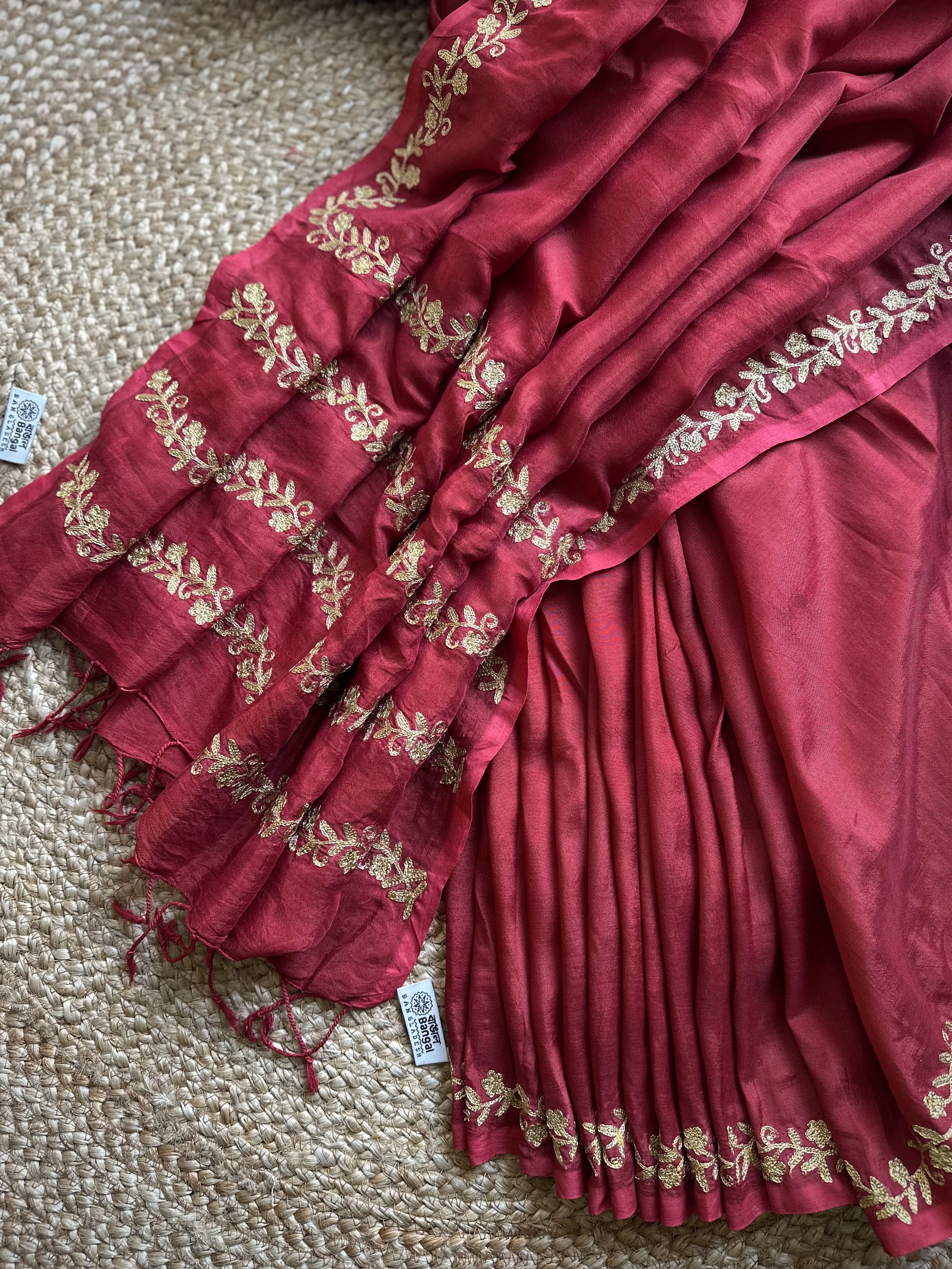 fine border (maroon)